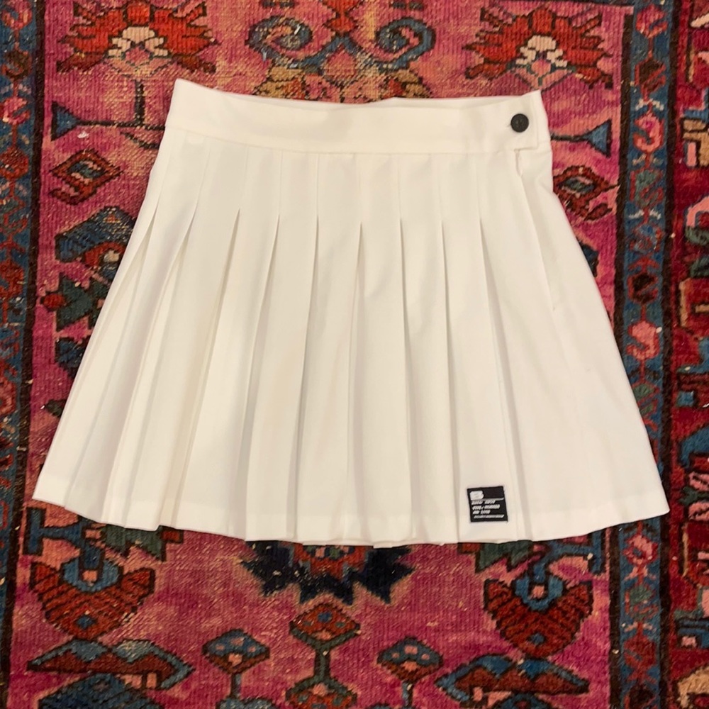 bershka white mini pleated skirt